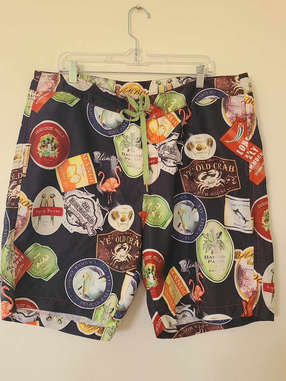 Tommy Bahama Men's Black Graphic Swim Trunks vacation print